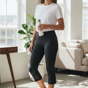 Athleta Heathered Black Capri Leggings